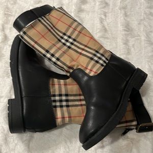 Burberry rain and snow boots for kids size 28